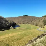 Au Pied Du Chateau Bouillon