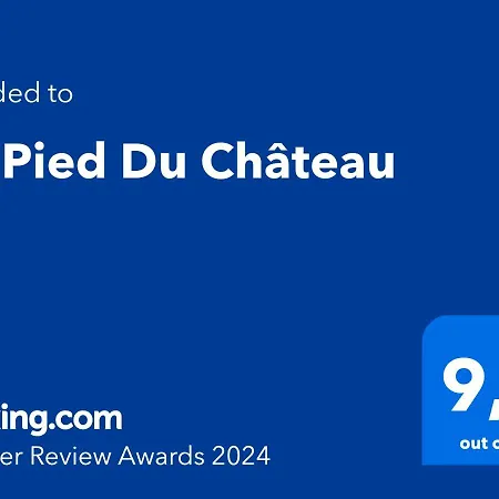 Au Pied Du Chateau